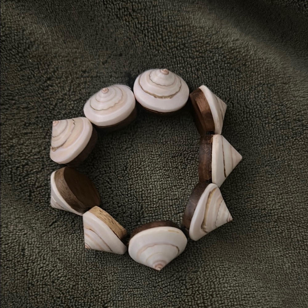 Natural sundial Shell and Wood Bracelet